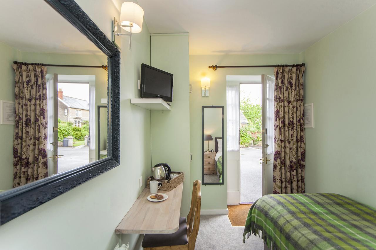 The Conigre Hotell Melksham Exteriör bild